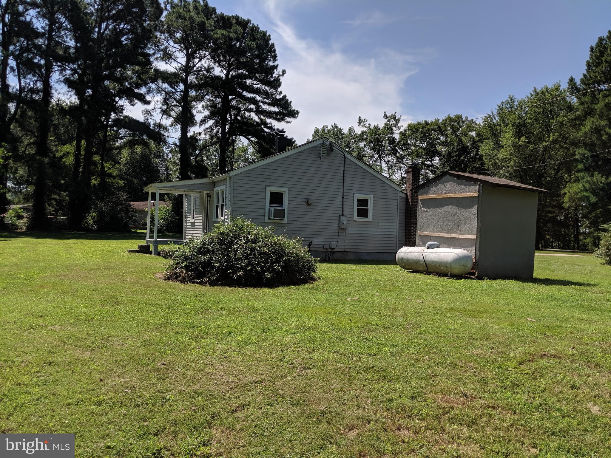 17227 Oakshade Road Orange, VA 22960 - Photo 20 of 28 Side yard