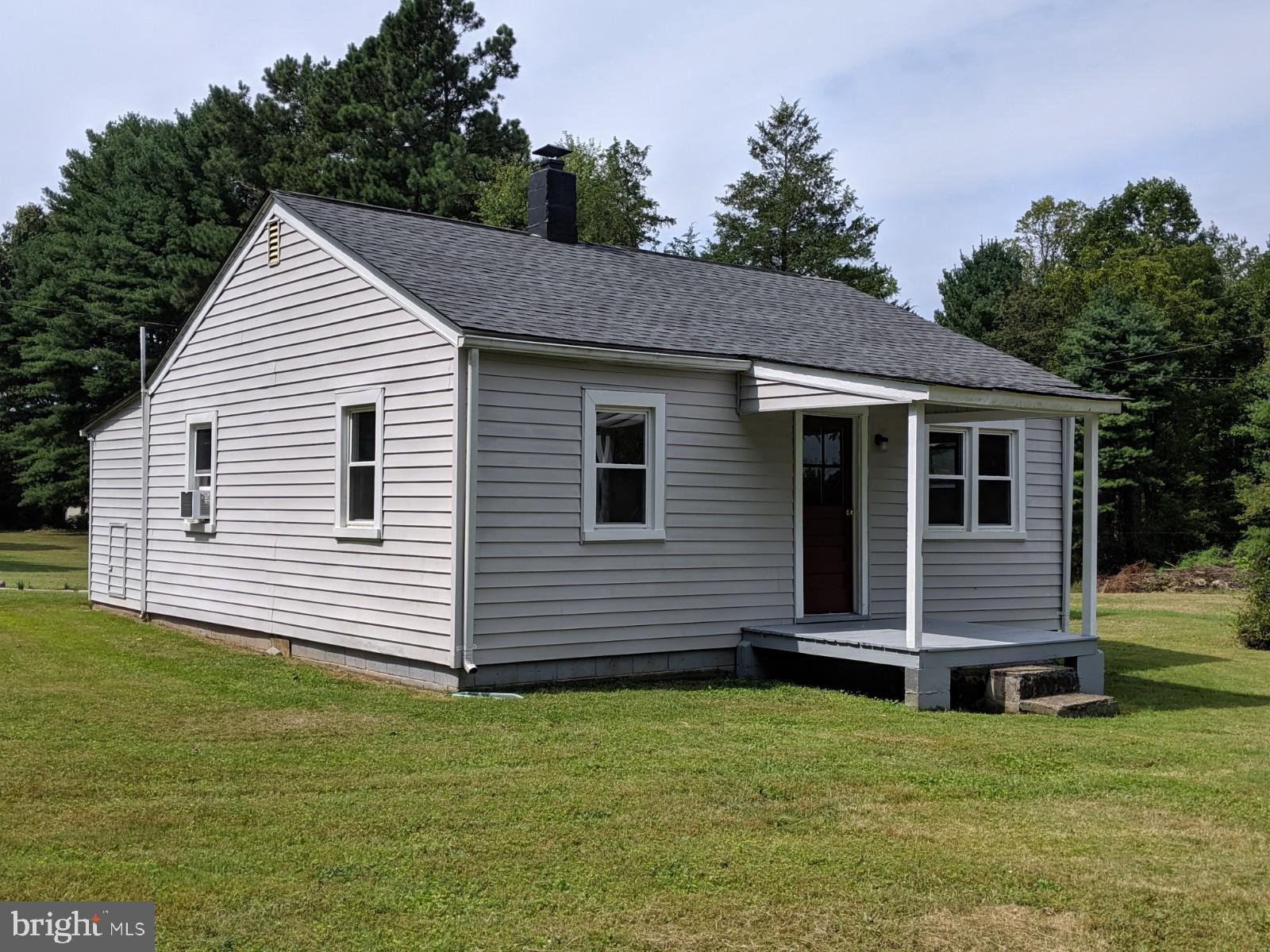 17227 Oakshade Road Orange, VA 22960 - Photo 3 of 28 Back porch