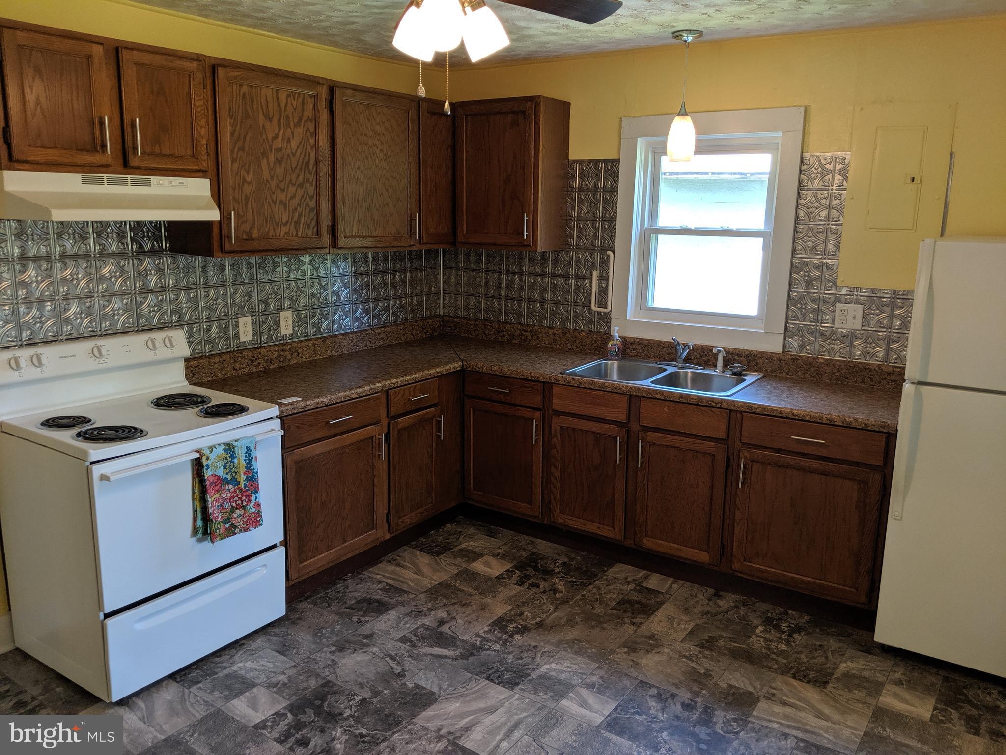 17227 Oakshade Road Orange, VA 22960 - Photo 4 of 28 Kitchen