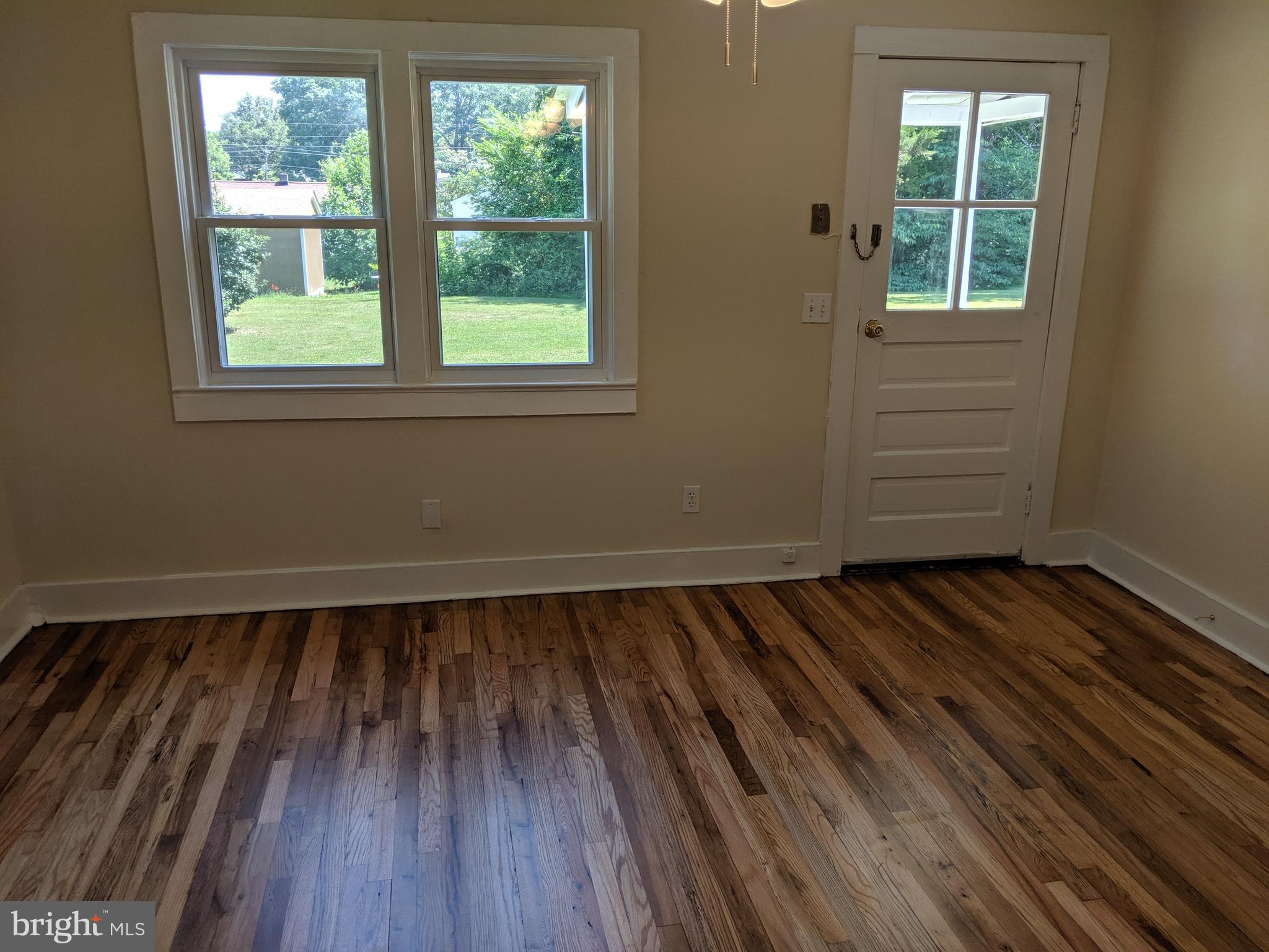 17227 Oakshade Road Orange, VA 22960 - Photo 7 of 28 Living room