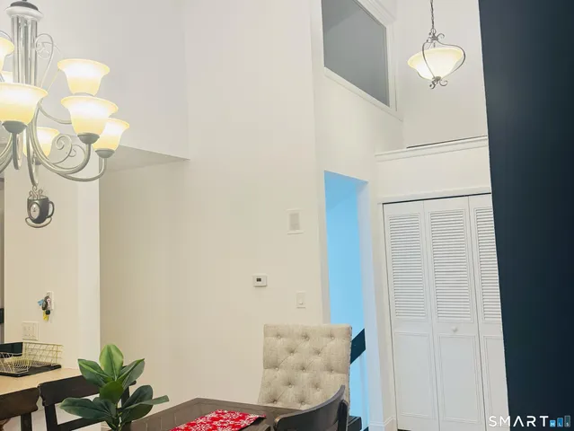 $2,495 | 10 Glenview Drive, Unit 10, Cromwell, CT 06416