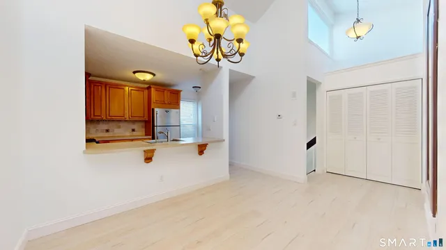 $2,495 | 10 Glenview Drive, Unit 10, Cromwell, CT 06416