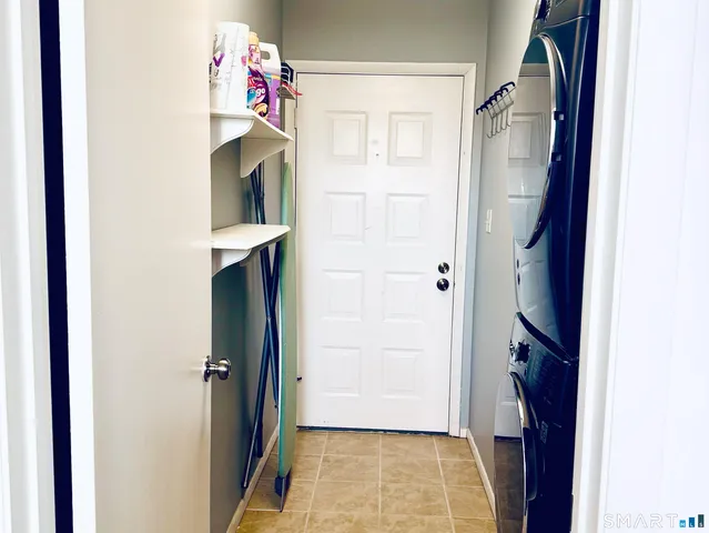 $2,495 | 10 Glenview Drive, Unit 10, Cromwell, CT 06416