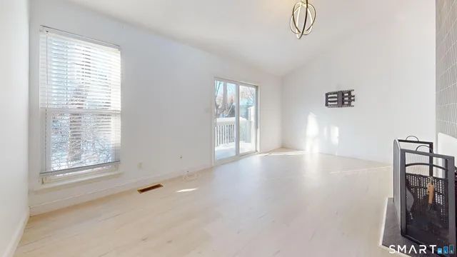 $2,495 | 10 Glenview Drive, Unit 10, Cromwell, CT 06416