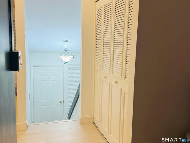 $2,495 | 10 Glenview Drive, Unit 10, Cromwell, CT 06416