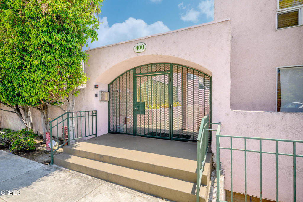 400 Monterey Road, Unit 16 Glendale, CA 91206 - Photo 1 of 42 snaplistla_02