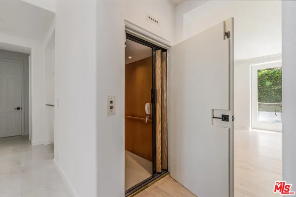 $19,950 | 2370 Brookshire Lane, Los Angeles, CA 90077