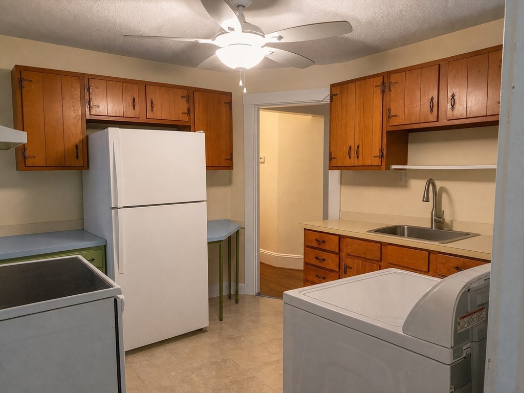 59 Rowe Street, Unit 2 Auburndale, MA 02466 - Photo 10 of 17