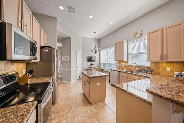 $5,500 | 12919 Hyland Circle, Boca Raton, FL 33428