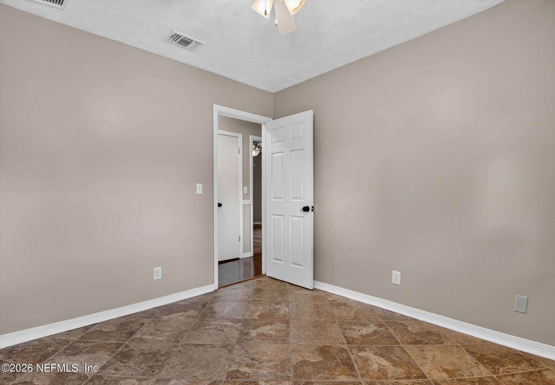 2705 Navajo Road Orange Park, FL 32073 - Photo 33 of 58 33-2705-Navajo-Rd-WindowStill-Photograph