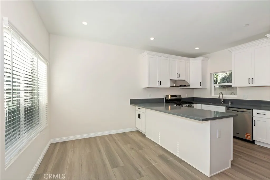 3657 Mountain View Avenue Pasadena, CA 91101 - Photo 5 of 25