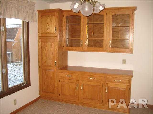 1103 Devonshire Road Washington, IL 61571 - Photo 8 of 18 Gallery Image 8