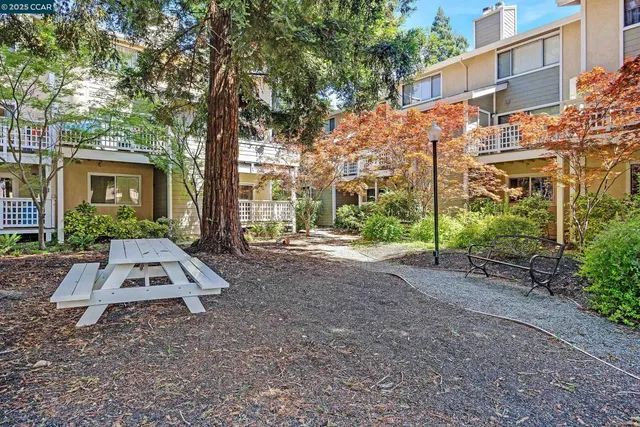 $639,000 | 2617 Oak Road, Unit C, Walnut Creek, CA 94597