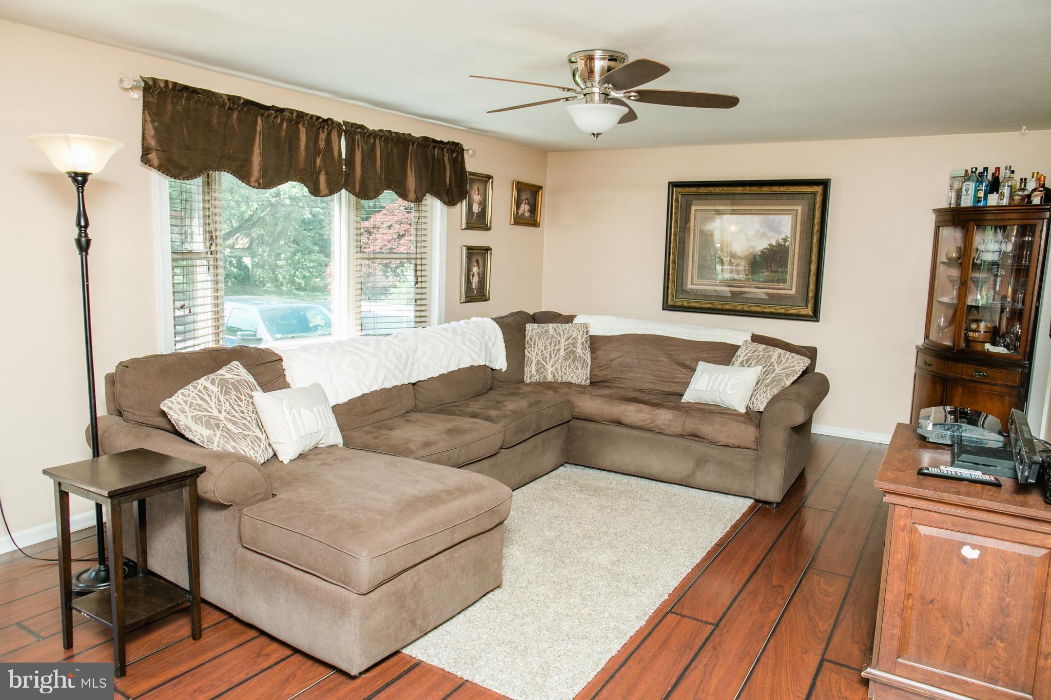 1750 Walnut Road Port Republic, MD 20676 - Photo 3 of 24 Living Room
