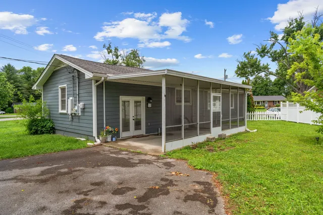 $344,900 | 1015 Glenwood Drive, Murfreesboro, TN 37129