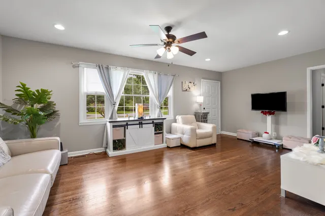 $344,900 | 1015 Glenwood Drive, Murfreesboro, TN 37129