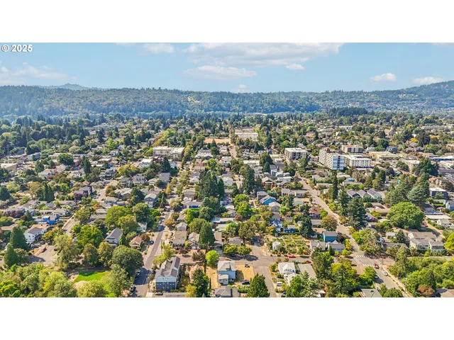 $995,000 | 8410 Southeast 21st Avenue, Portland, OR 97202