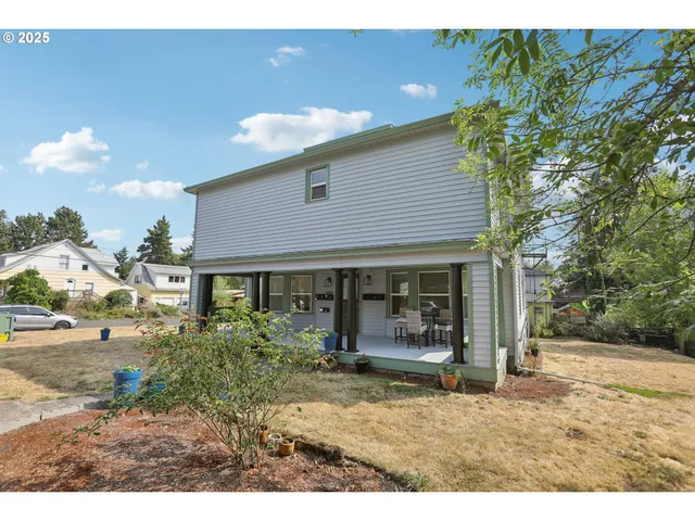 $995,000 | 8410 Southeast 21st Avenue, Portland, OR 97202