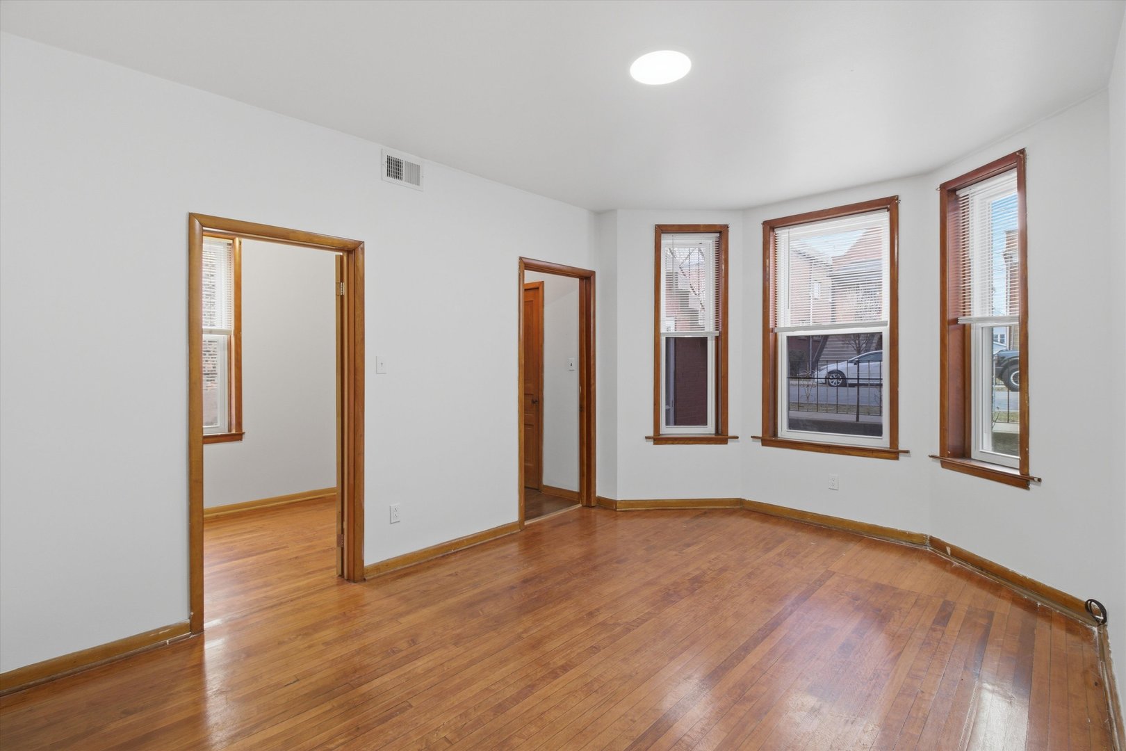 1633 West 38th Street Chicago, IL 60609 - Photo 2 of 34