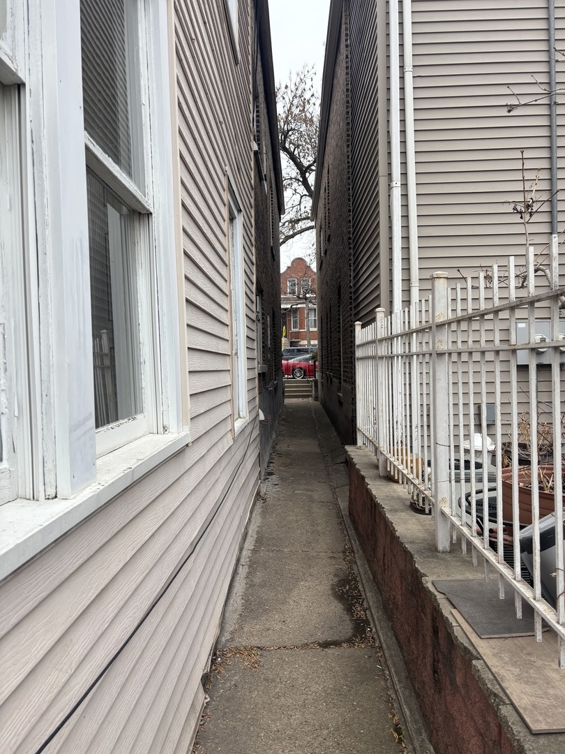 1633 West 38th Street Chicago, IL 60609 - Photo 27 of 34