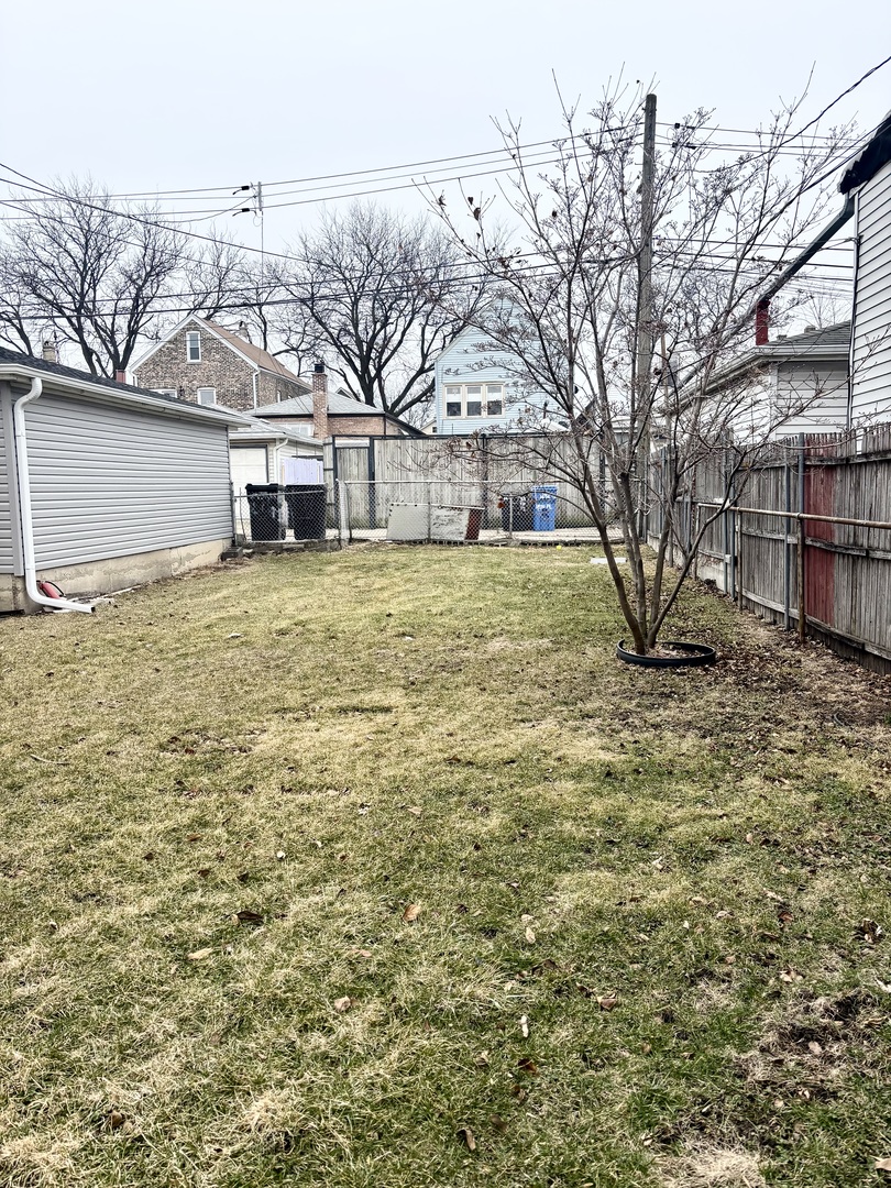1633 West 38th Street Chicago, IL 60609 - Photo 29 of 34