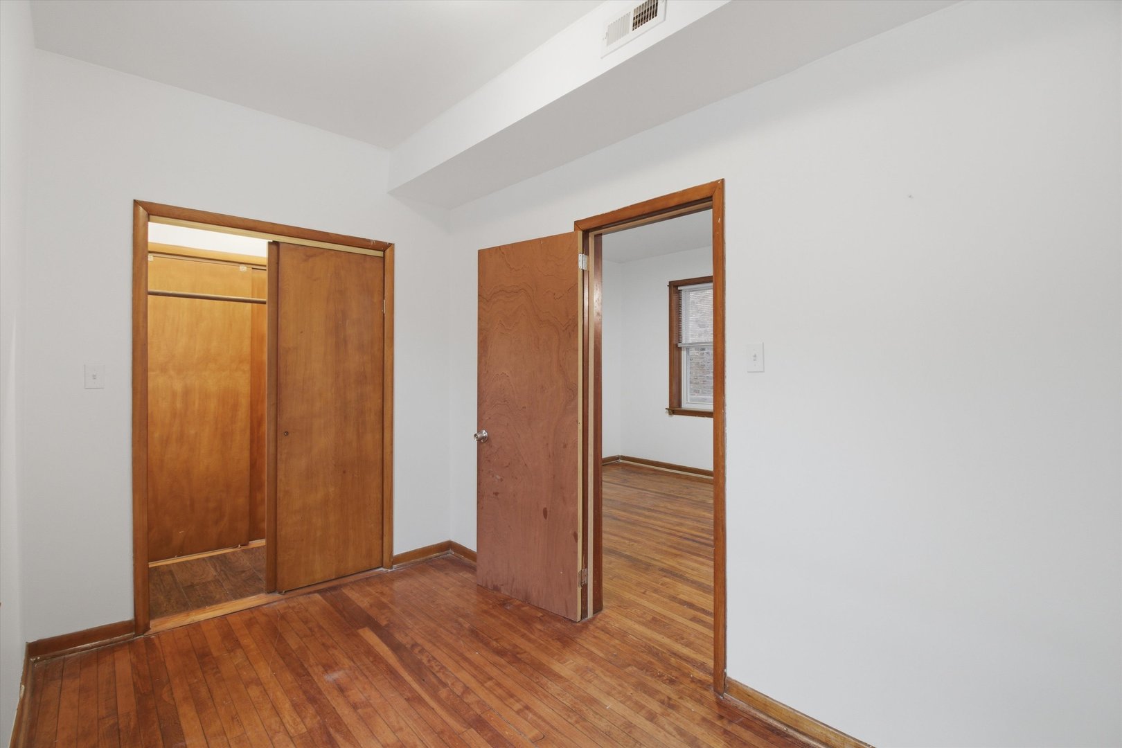 1633 West 38th Street Chicago, IL 60609 - Photo 9 of 34