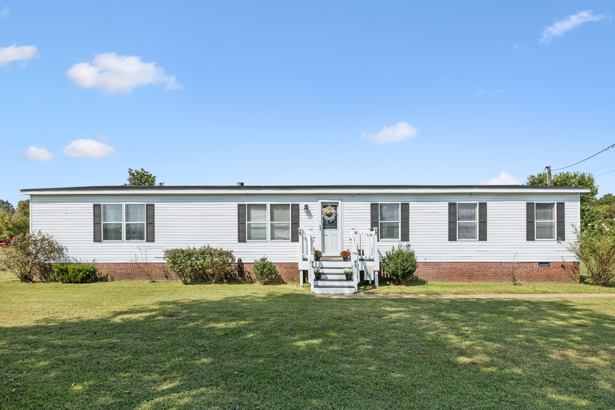257 Bunker Hill Road Rockvale, TN 37153 - Photo 3 of 38 a front view of house with yard and green space