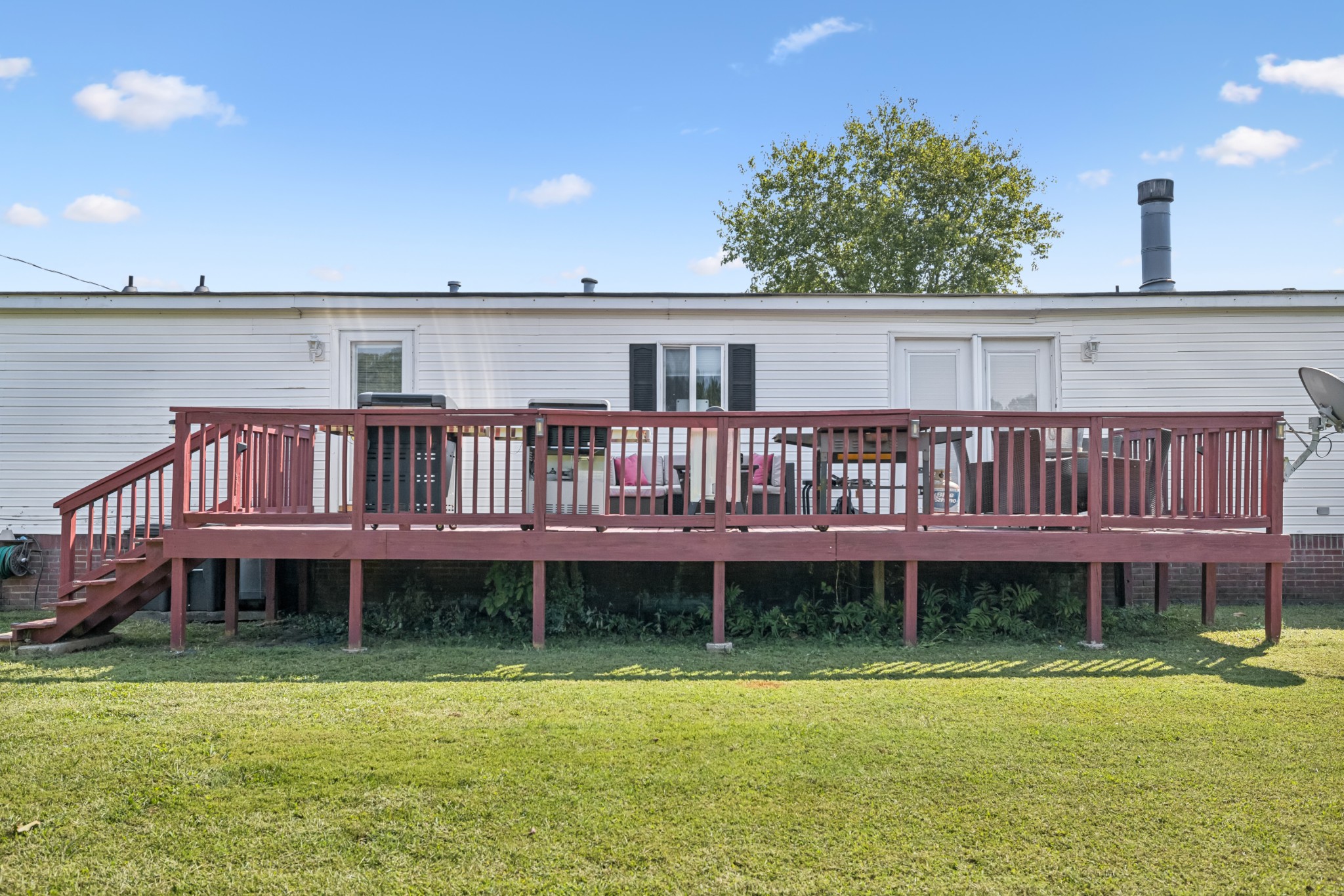 257 Bunker Hill Road Rockvale, TN 37153 - Photo 31 of 38 a view of a house with a swimming pool