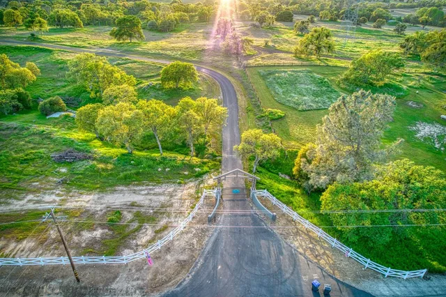 $3,200,000 | 31825 Auberry Road, Auberry, CA 93602