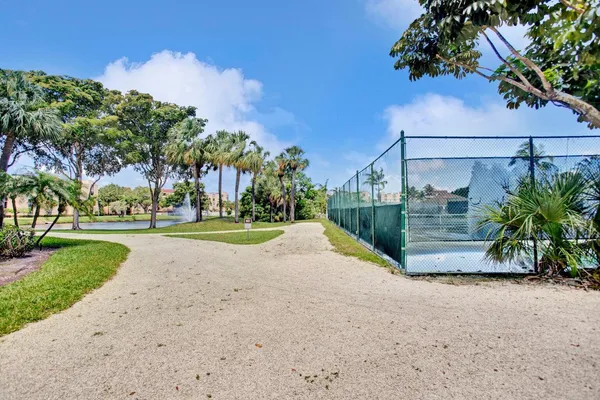 $3,000 | 955 Dotterel Road, Delray Beach, FL 33444
