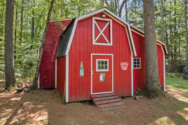 $199,900 | 447 Jackman Pond Road, Tamworth, NH 03883
