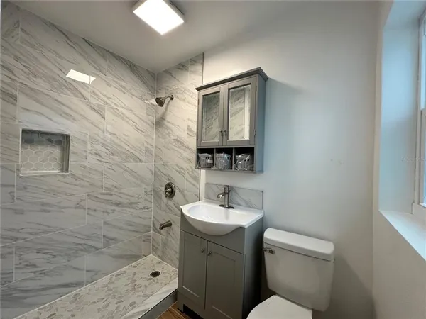 $2,500 | 2484 Nash Street, Clearwater, FL 33765