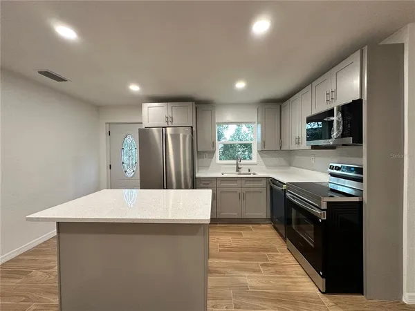 $2,500 | 2484 Nash Street, Clearwater, FL 33765