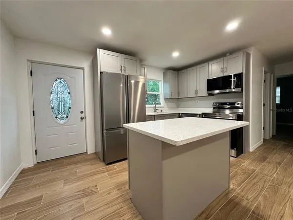 $2,590 | 2484 Nash Street, Clearwater, FL 33765