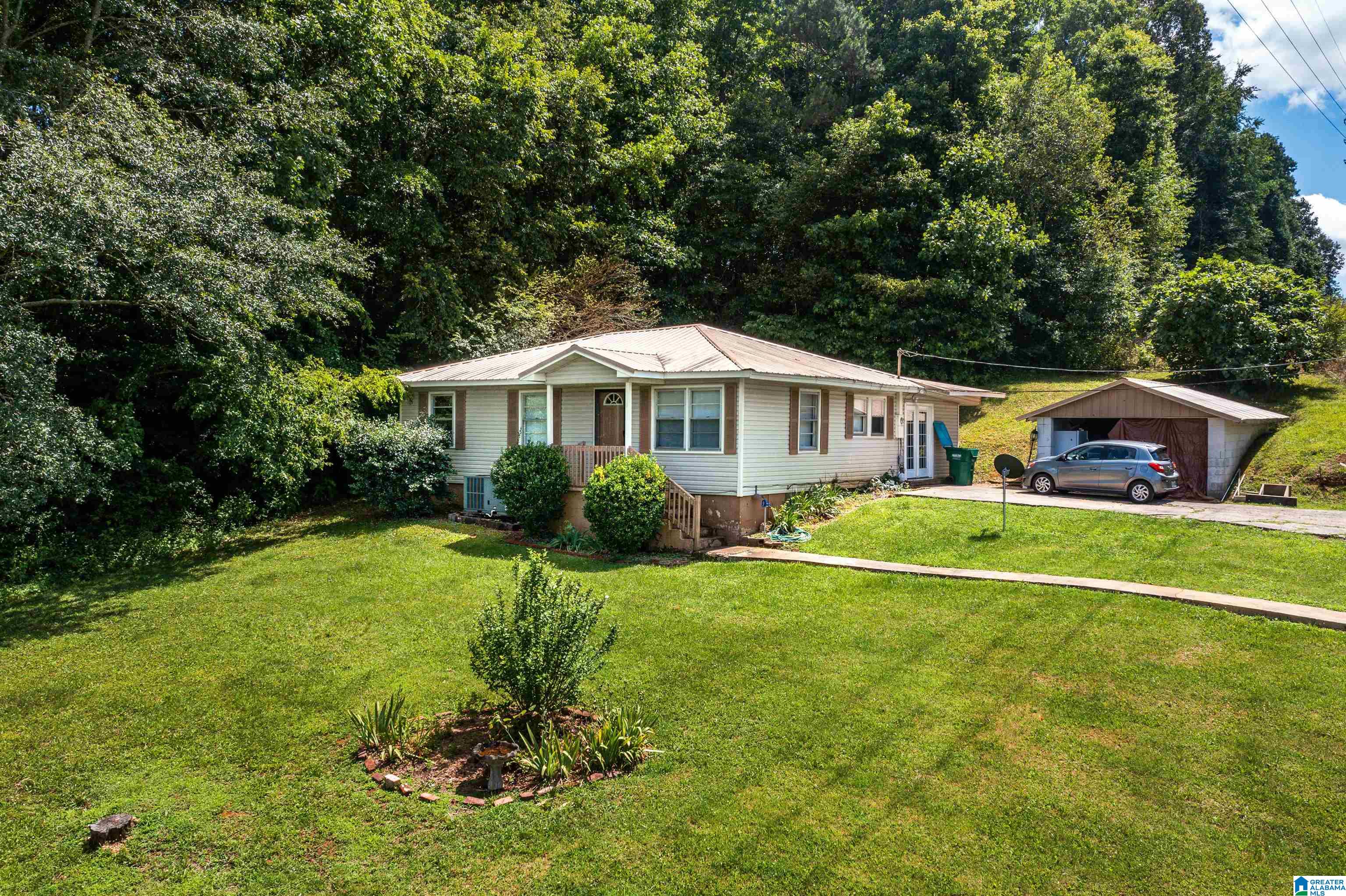 1630 Springville Boulevard Oneonta, AL 35121 - Photo 1 of 14
