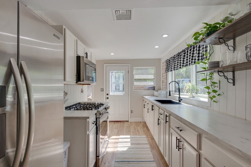 254 Lakeside Road, Unit 254 Hanson, MA 02341 - Photo 12 of 42