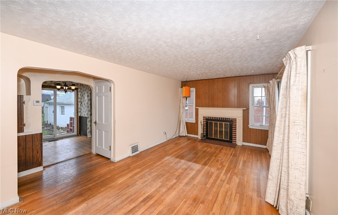1231 Sunset Road Cleveland, OH 44124 - Photo 7 of 21