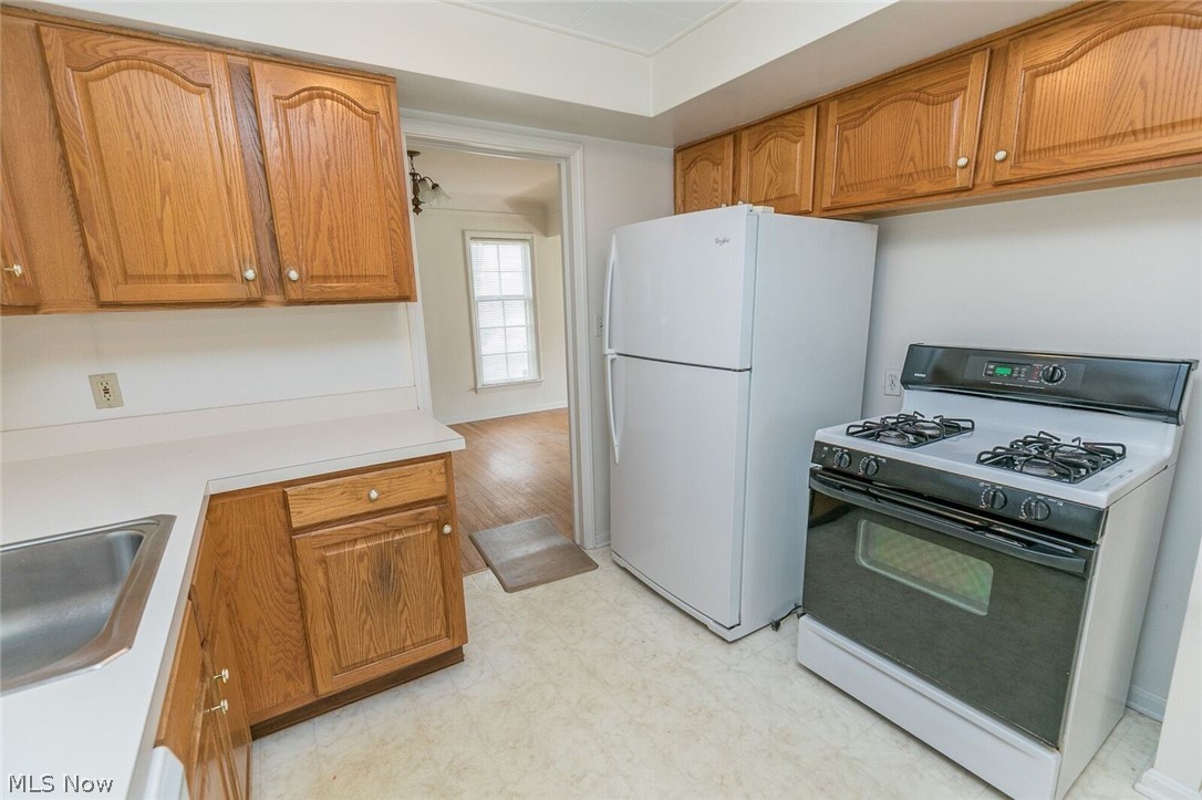 4487 Greenwold Road South Euclid, OH 44121 - Photo 11 of 30