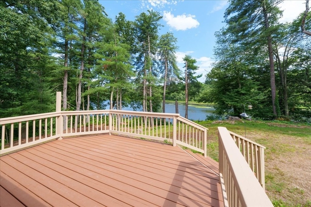 13 Shore Avenue Maynard, MA 01754 - Photo 11 of 23