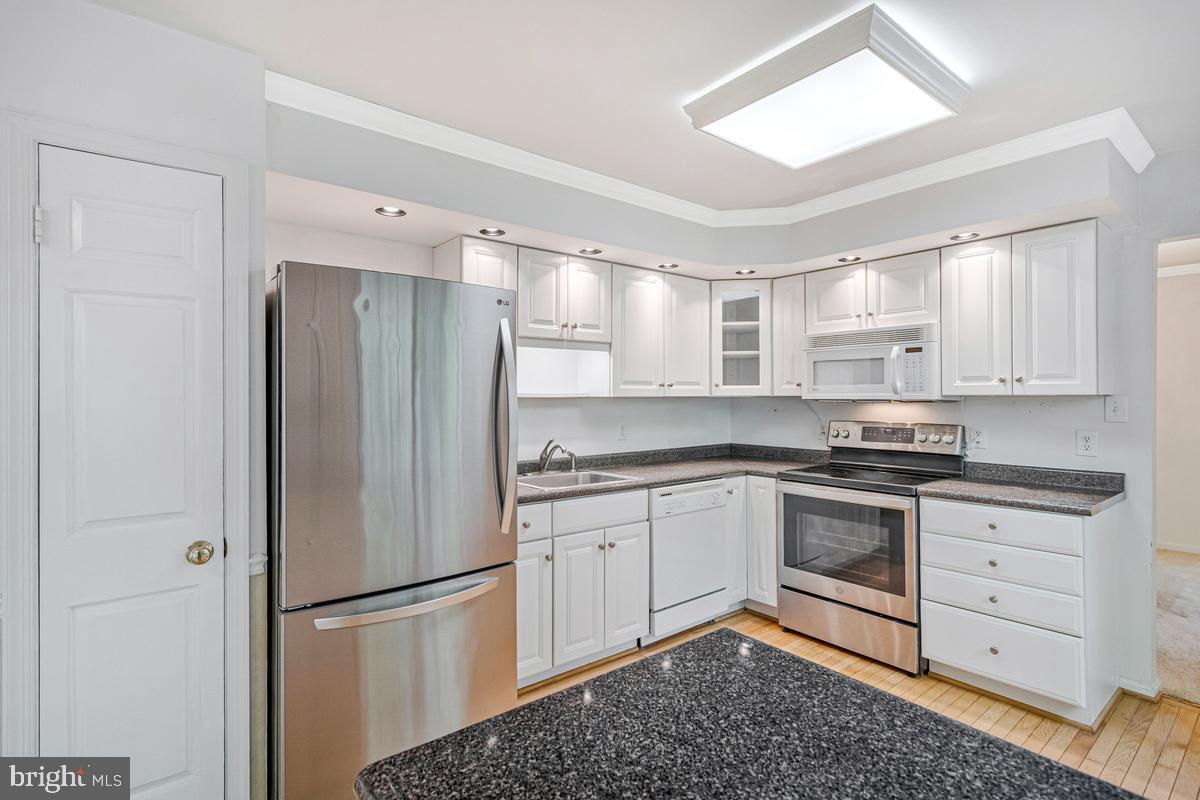 3411 Holland Cliffs Road Huntingtown, MD 20639 - Photo 18 of 43 kitchen