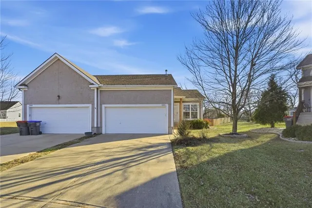 $269,000 | 1305 159th Street, Basehor, KS 66007