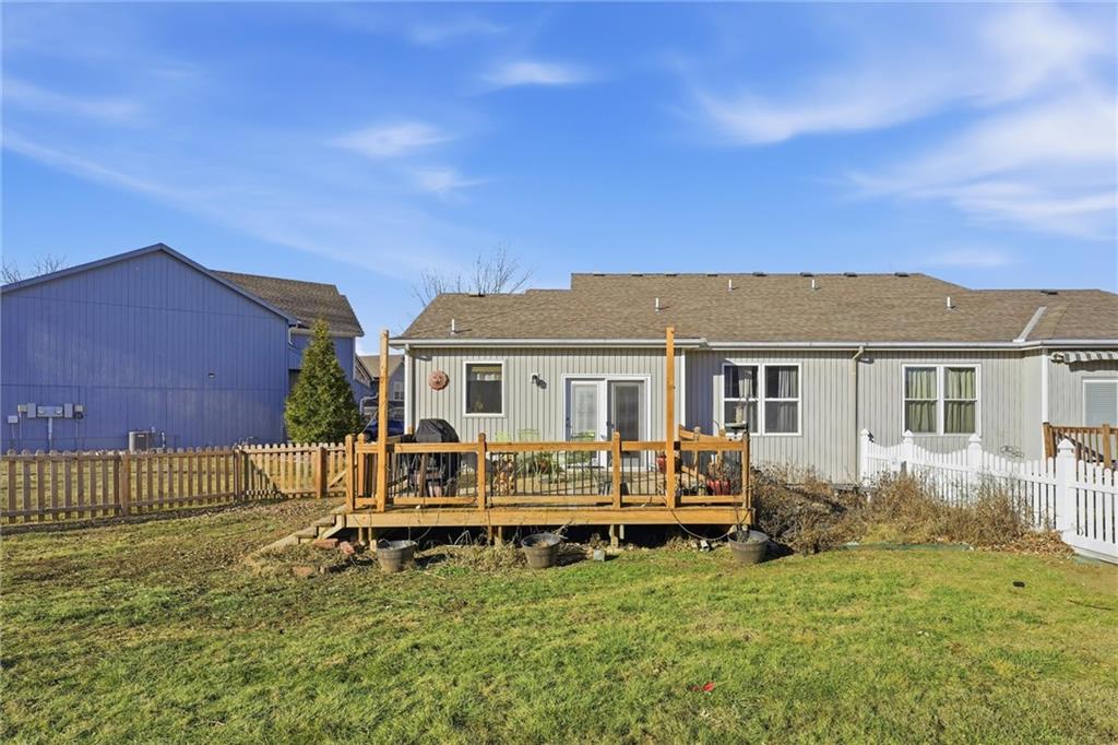 1305 159th Street Basehor, KS 66007 - Photo 23 of 33