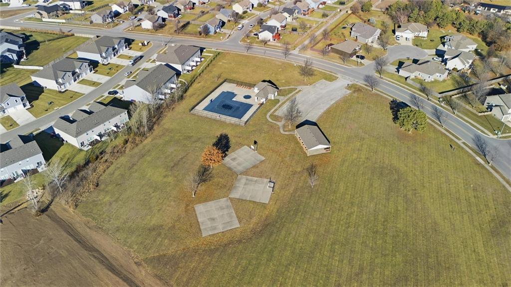 1305 159th Street Basehor, KS 66007 - Photo 29 of 33