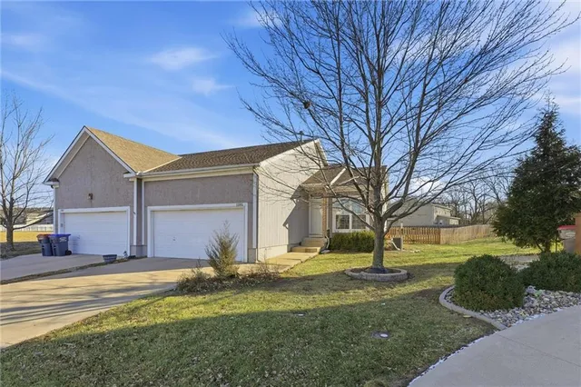 $269,000 | 1305 159th Street, Basehor, KS 66007