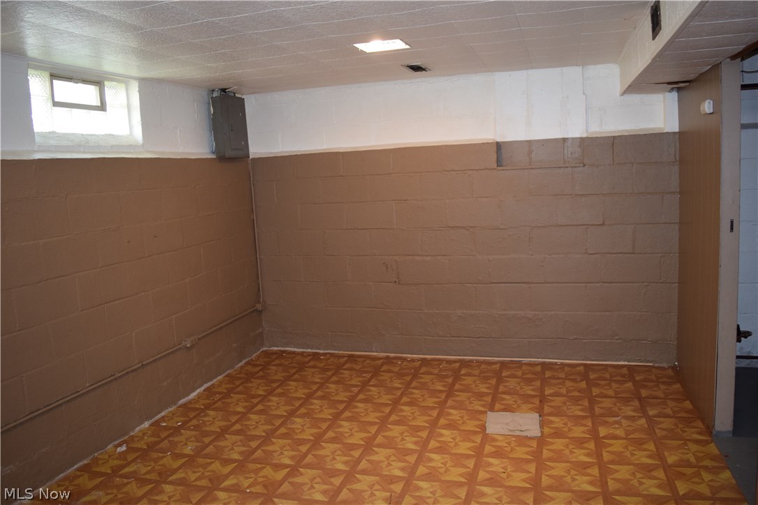 5614 Biddulph Road Cleveland, OH 44144 - Photo 14 of 21 Gallery Image 14