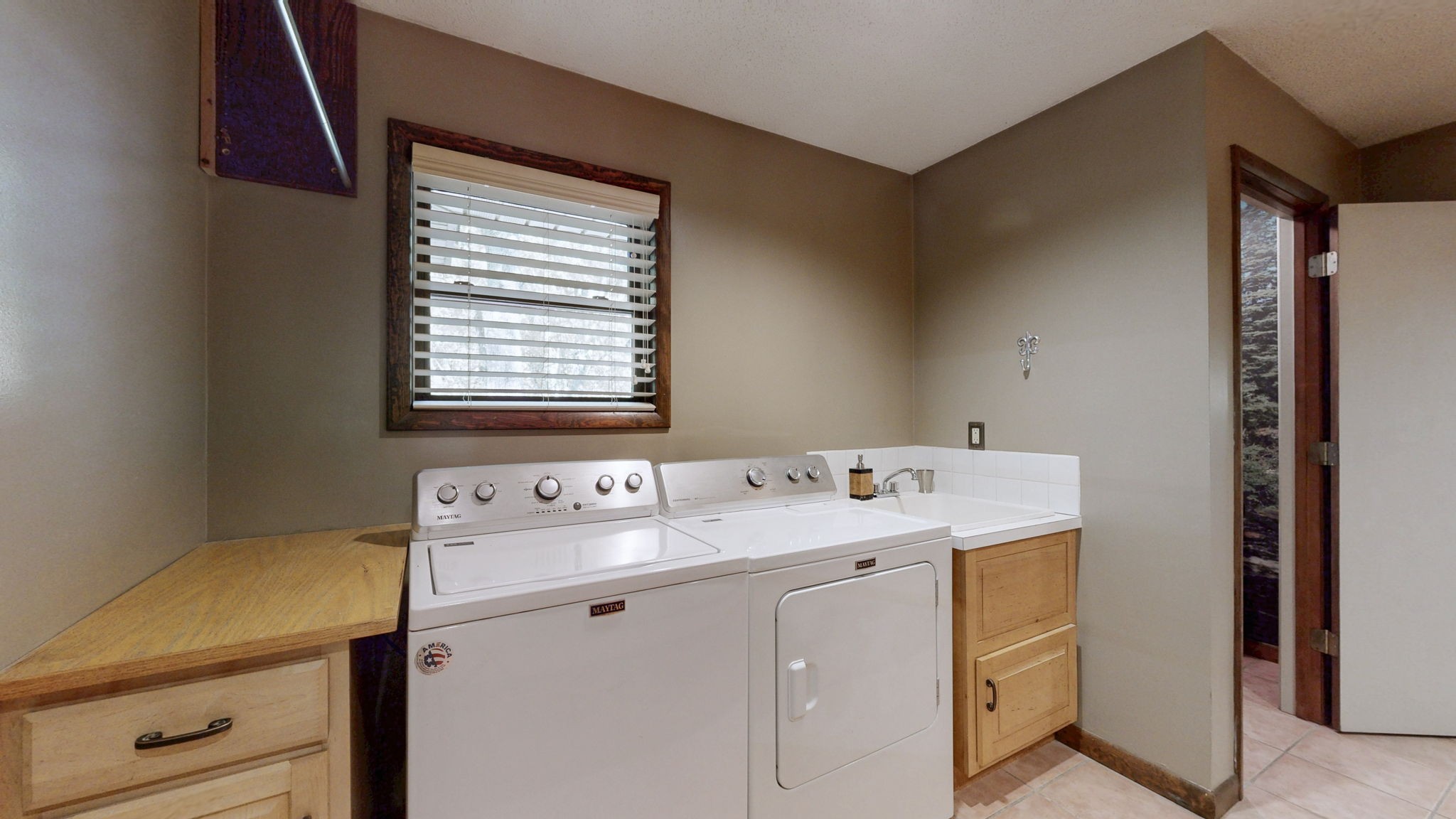 35 Davis Road Springville, TN 38256 - Photo 29 of 50 a utility room with dryer and washer