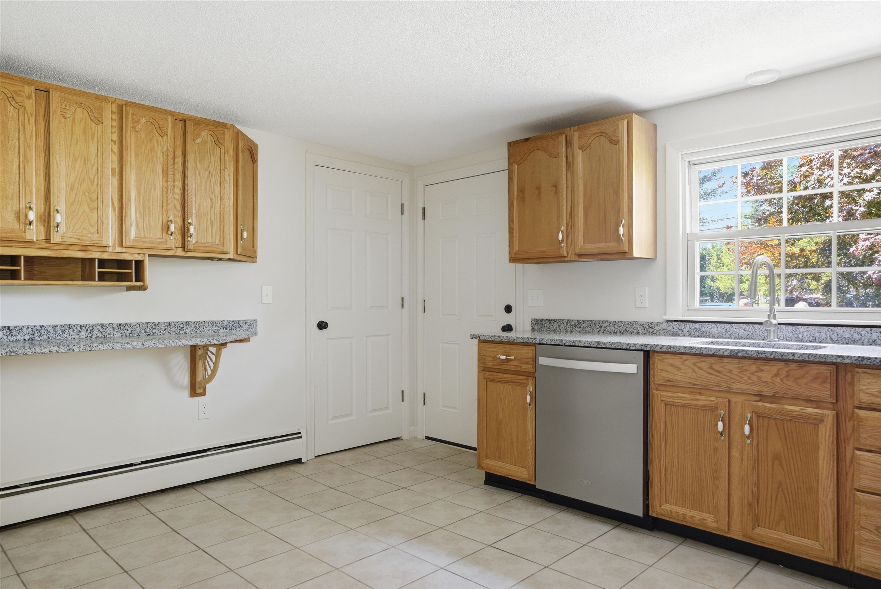 289 Derry Road, Unit B Hudson, NH 03051 - Photo 5 of 17