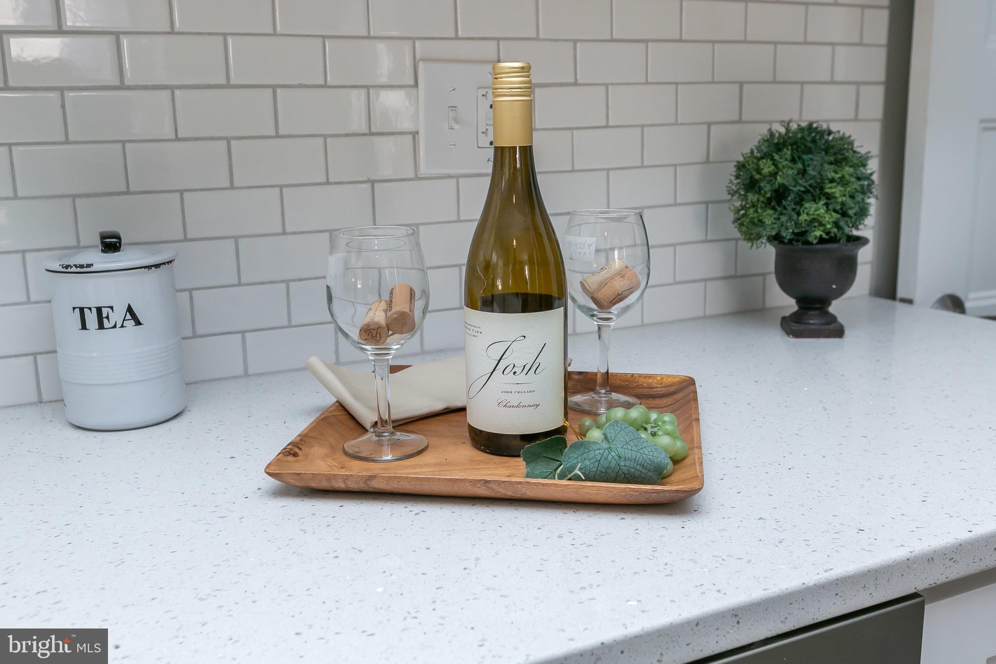 5912 Glenkirk Road Baltimore, MD 21239 - Photo 12 of 32 Silestone counter tops