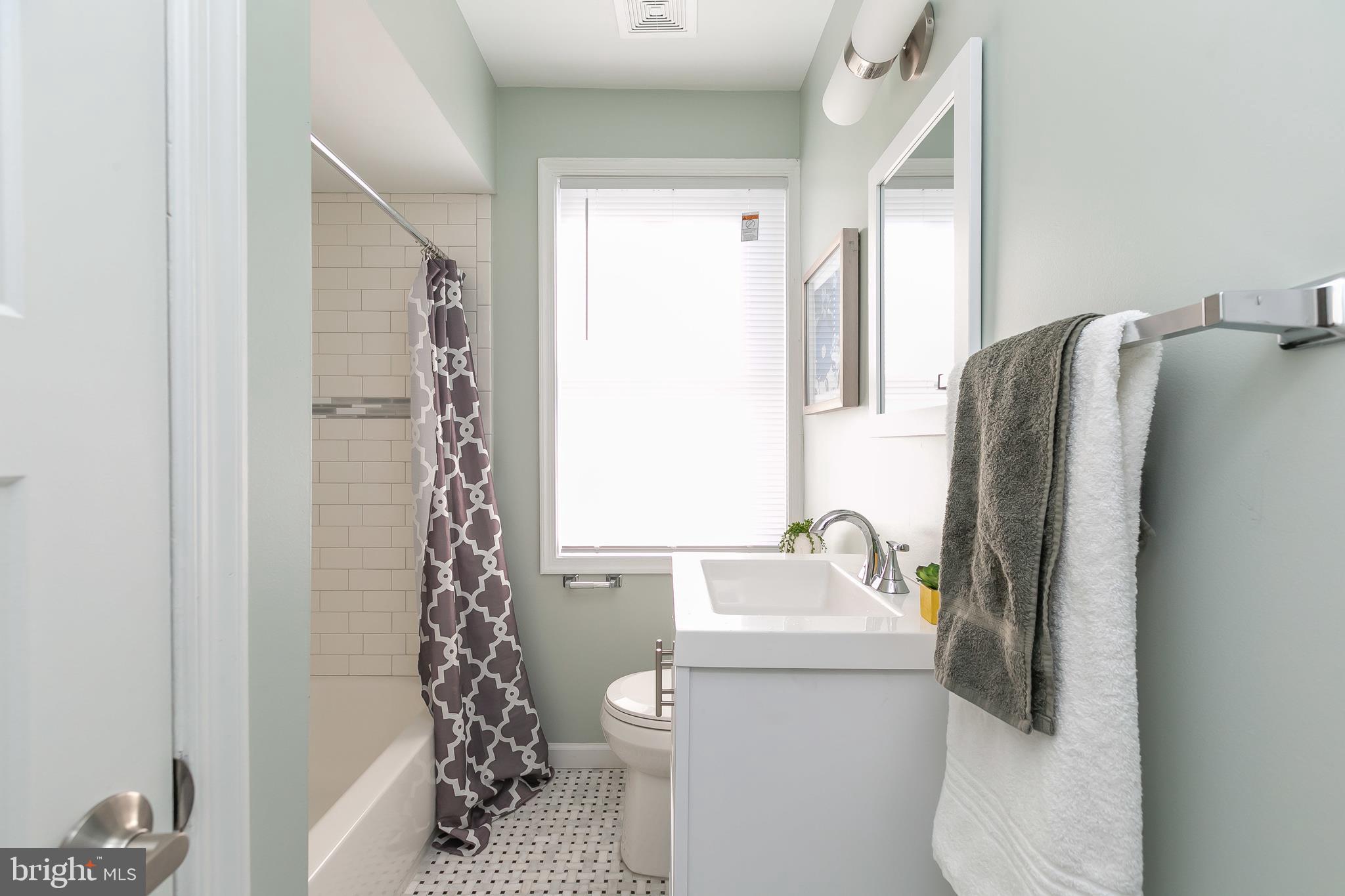 5912 Glenkirk Road Baltimore, MD 21239 - Photo 18 of 32 Upper level bathroom has large linen closet