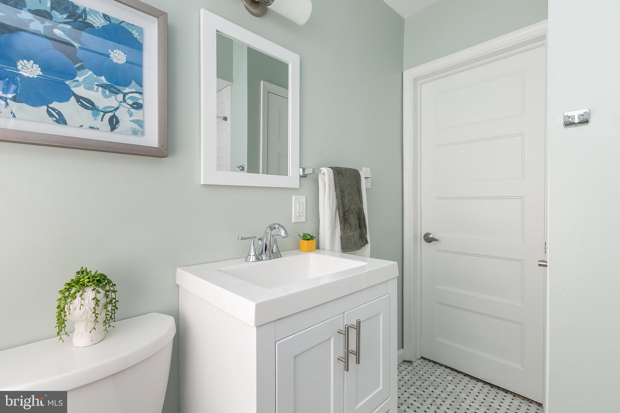 5912 Glenkirk Road Baltimore, MD 21239 - Photo 19 of 32 Upper level bathroom